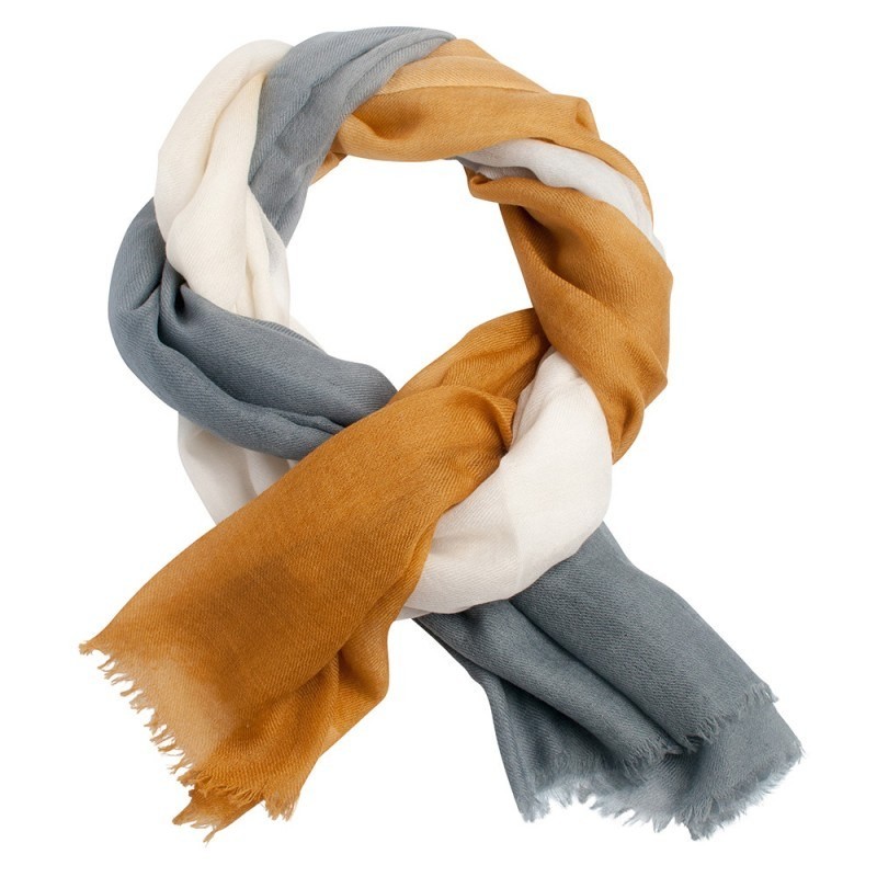 Tre grunde til at gå med et cashmere tørklæde