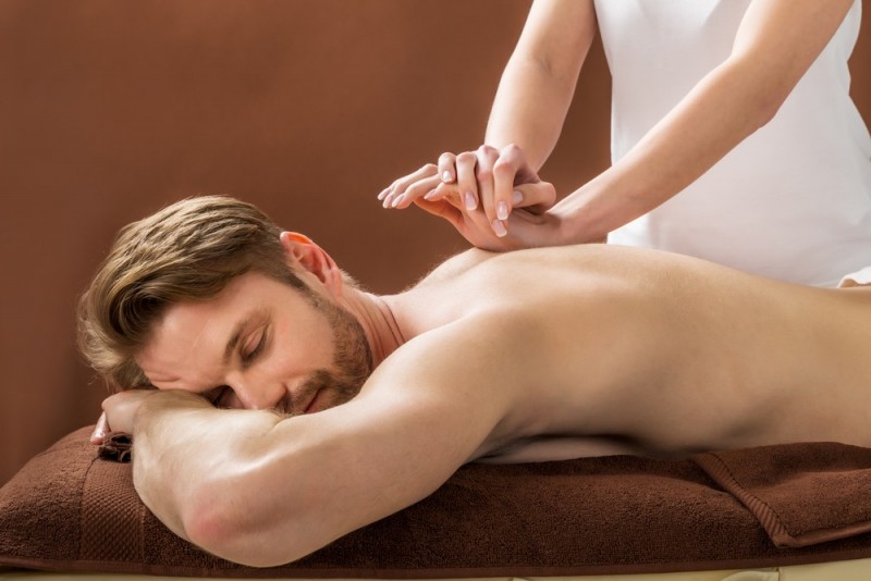 Forkæl dig selv og din kæreste med en behagelig parmassage