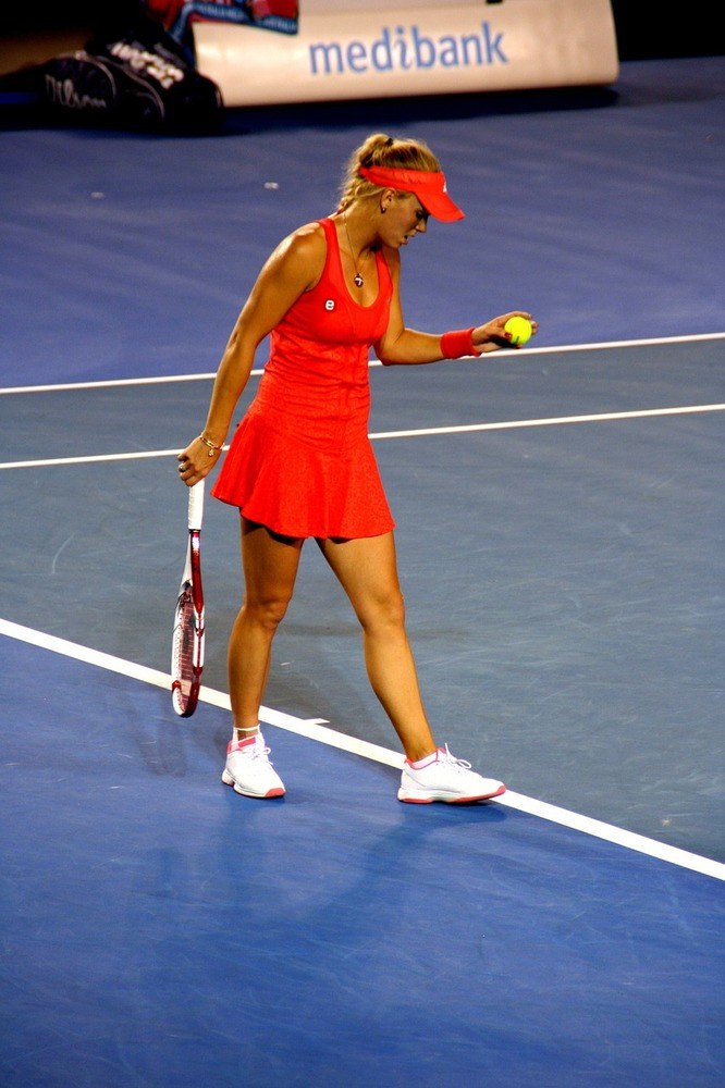 Wozniacki takker af