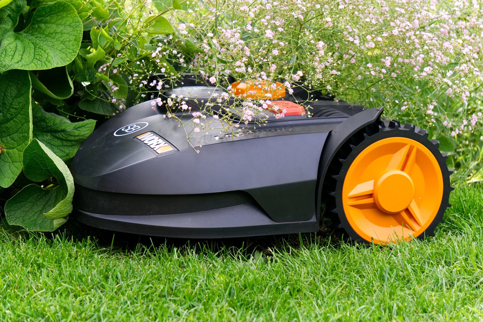 Installation af robotplæneklipper - når din plæneklipper skal virke perfekt
