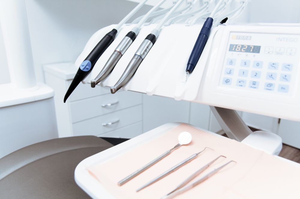 Lad din tandlæge i Odense hjælpe dig med at bevare dine tænder stærke og sunde